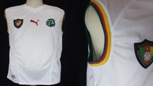 baju bola unik